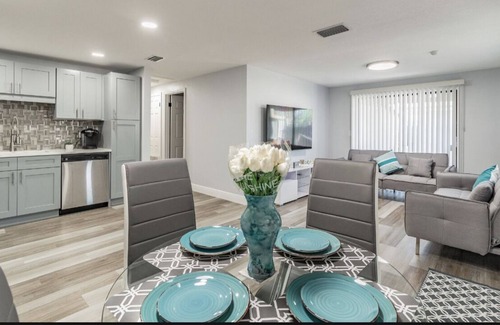 Tampa Cottage | Great Location beautiful house