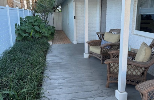 Marina District House | GREAT LOCATION! Clean, cozy, and comfortable! Walk downtown and to beach!
