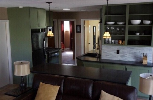 Douglas House | Great Location In Downtwn Douglas. Safe, sanitized and ready for your getaway.