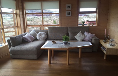Selfoss Cottage | GREAT LOCATION IN GOLDEN CIRCLE - TOTAL PRIVACY - PRIVATE JACUZZI
