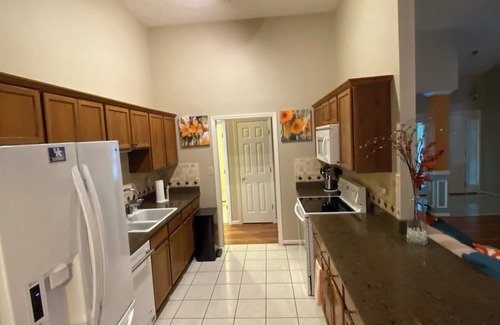 Lexington House | Great Location! Plenty of space 3BR/2 Bath Ranch Style home.