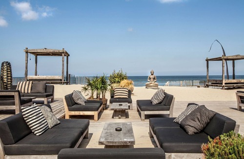 Bloemendaal House | Great lodge with a combi microwave, in Bloemendaal