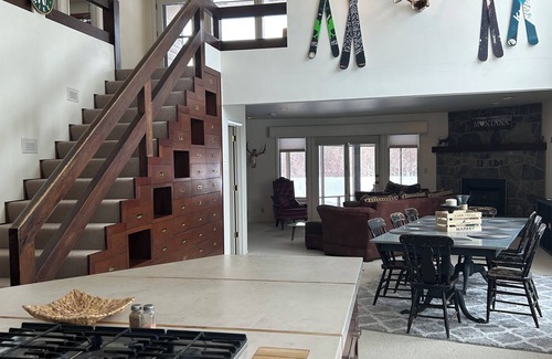 Bozeman House | Great Montana Townhouse Skiing, Fly Fishing, Golf all in your backyard!