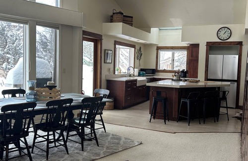 Bozeman House | Great Montana Townhouse Skiing, Fly Fishing, Golf all in your backyard!