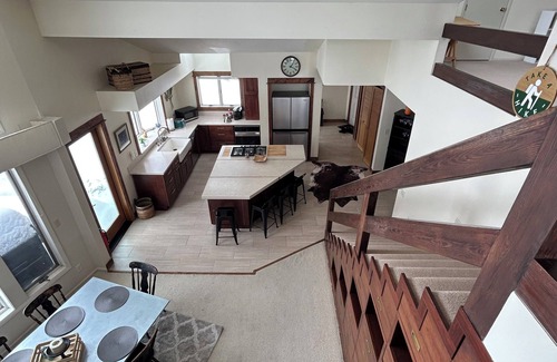 Bozeman House | Great Montana Townhouse Skiing, Fly Fishing, Golf all in your backyard!