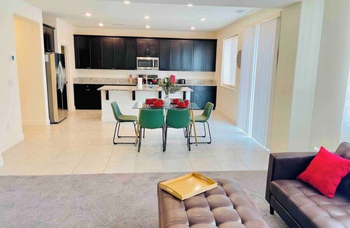 Sparks House | Great Neighborhood /5TVs/Sleeps 10