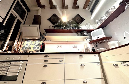 L'Antiga Esquerra de l'Eixample Apartment | Great patio, 4 baths (3 en-suite), 19th Century, Central