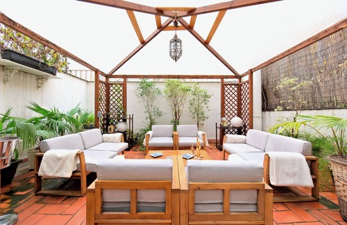 L'Antiga Esquerra de l'Eixample Apartment | Great patio, 4 baths (3 en-suite), 19th Century, Central