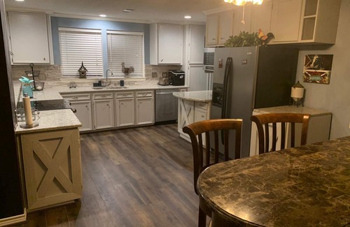 Bryan House | Great Private Country Home! Contactless check-in & out!