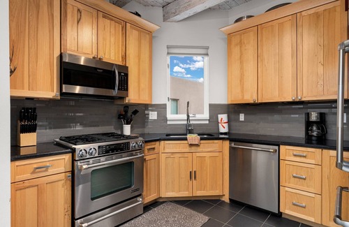 Santa Fe Condo | Great Rates | Artistic Condo Near Plaza | Views | Extended Stays