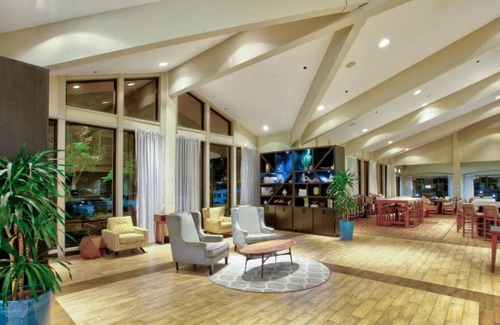 Santa Maria House | Great Relaxing Overnight Stay! Relaxing Unit! Minutes Away to Discovery Museum!