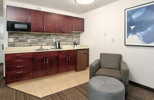 Santa Maria House | Great Relaxing Overnight Stay! Relaxing Unit! Enjoy Pool Access and Free Parking