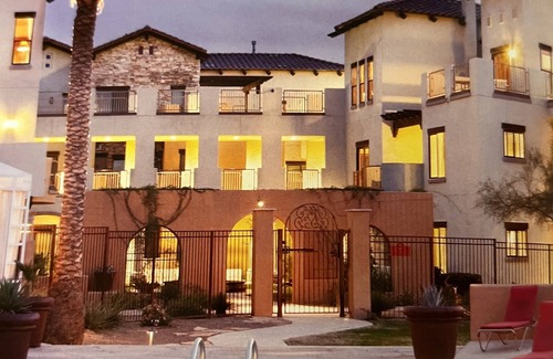 Peoria Apartment | Great Resort room sleeps 4, location is perfect for SuperBowl week