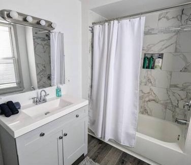 Stockade Historic District Apartment | Great Value in 253 Park Place
