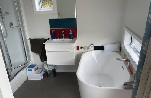 Whanganui House | Great views close to the centre of town