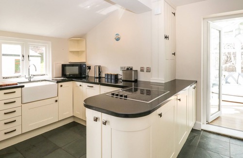 Low Newton Cottage | GREEN ACRE, pet friendly, with hot tub in Newby Bridge