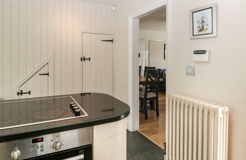 Low Newton Cottage | GREEN ACRE, pet friendly, with hot tub in Newby Bridge