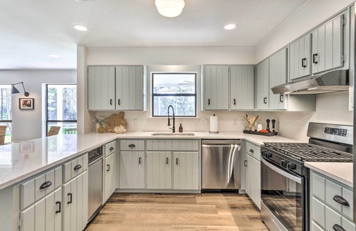 Molino House | 'Green Acres' Home w/Fire Pit + Fishing Pond