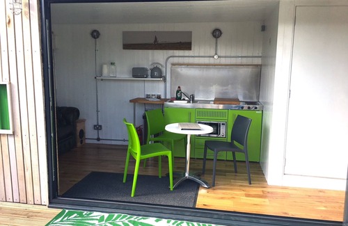 Brightlingsea Cottage | Green CargoPod - sleeps 2 adults only or 2 adults and 2 kids