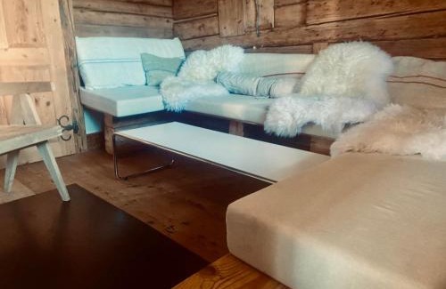 Reith bei Kitzbuehel House | Green Chalet from Centuries ago