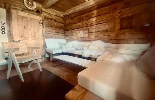 Reith bei Kitzbuehel House | Green Chalet from Centuries ago