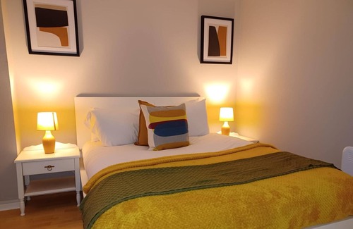 Dunstable Apartment | Green Door Malt - Huku Kwetu