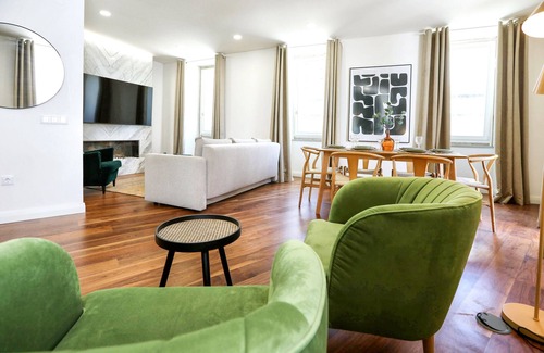 Se Apartment | Green Essence Duplex in Faro by Misha's Place
