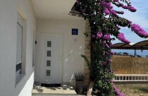 Kamen Apartment | Green Garden beautiful apartment in Split