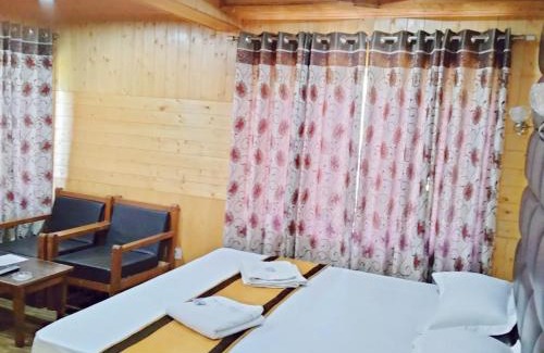 Srinagar Hotel | Green Park Hotel & Restaurant