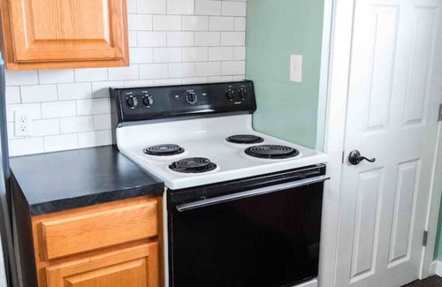 Massillon House | Green Room/Blue Door Combo - No Cleaning Fees