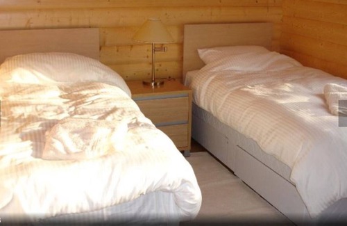 Cupar Cabin | GreenMyre Lodges - The Nordic, Sleeps 6