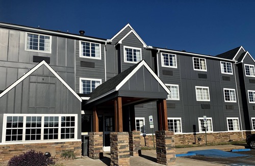 Greenville - Spartanburg Hotel | Greenville Pelham Inn by IHG