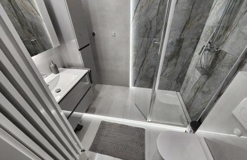Stare Podgorze Apartment | Grey Apartment Kraków