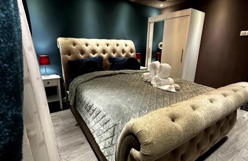 Center Apartment | Grey Apartment