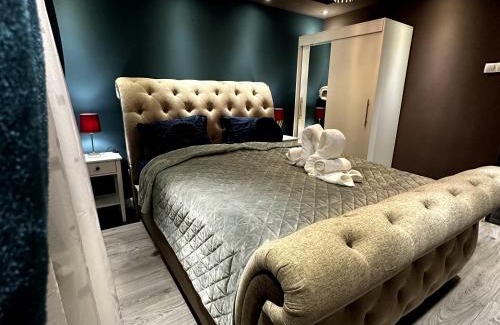 Center Apartment | Grey Apartment