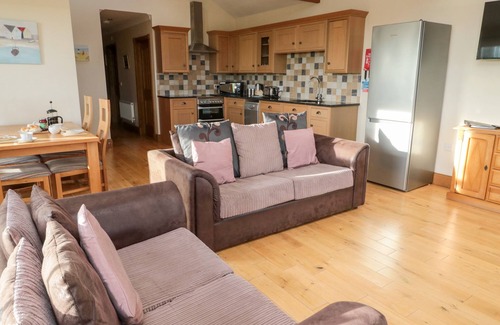 South Charlton Cottage | GREY CROFT, pet friendly, with pool in Embleton