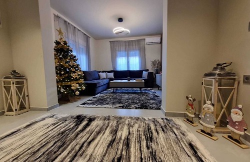 Trikala House | Grey Serenity - Charming 2-bedroom house in lovely Trikala with WiFi, AC
