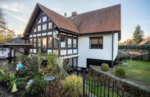 Trollenhagen Apartment | Große Ferienwohnung mit Garten