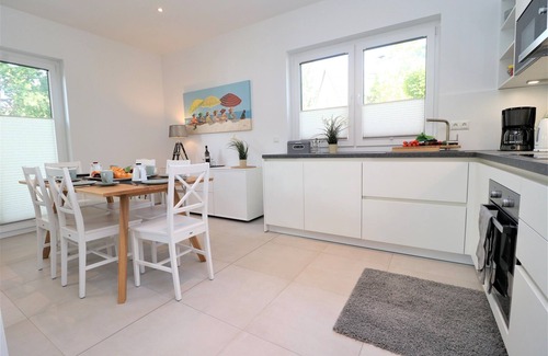 Neuhaus House | Großzügige Doppelhaushälfte mit Sauna nur Wenige Schritte zum Strand