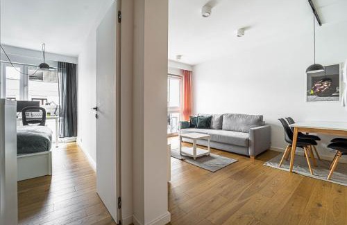 Praga Poludnie Apartment | Grochowska Free Parking Apartment