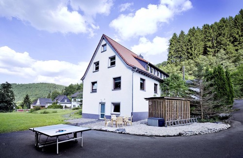 Schutzbach House | Grosses Ferienhaus für 2 Familien mit Sauna, Whirlpool, Kino, Bar und Billard