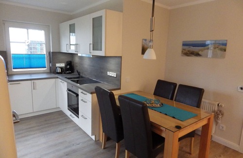 Zingst Condo | ground floor apartment with south-west terrace, central, near the beach