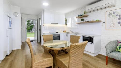Bongaree House | Ground floor air conditioned, fabulous waterviews overlooking Pumicestone Passage