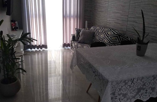 Menino Deus Apartment | Ground floor apartment in Menino Deus with closed area