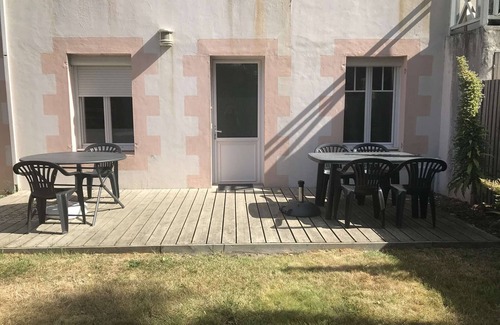 Tregastel Apartment | Ground floor apartment with direct beach access, parking and WIFI in Trégastel
