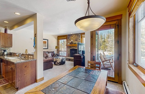 Keystone Condo | Ground level condo w/shared pool table & outdoor pool/hot tub - Dogs ok