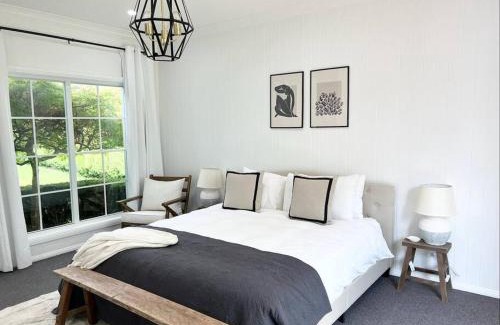 Robertson House | Grounds of Robertson. Stylish and Exclusive.