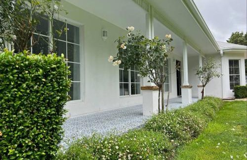 Robertson House | Grounds of Robertson. Stylish and Exclusive.