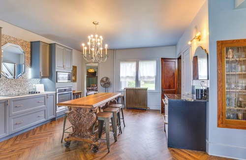 Mount Horeb House | Group Getaway: Luxe Farmhouse in Mt Horeb!