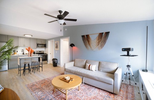 Columbus Apartment | Group Stay: 6 Units by Ft. Moore | Sleeps 21